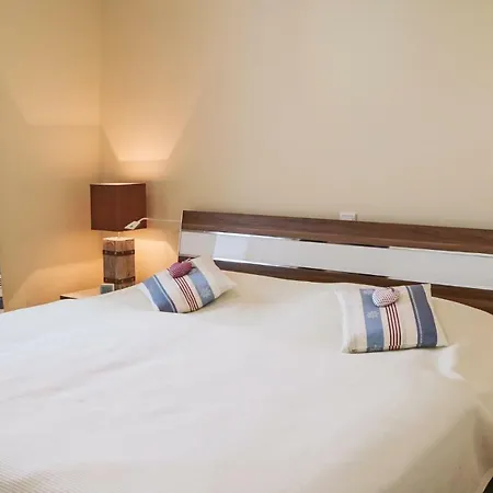 Two-bedroom In Lejlighed *